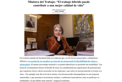 foto de entrevista a ministra en diario La Tercera